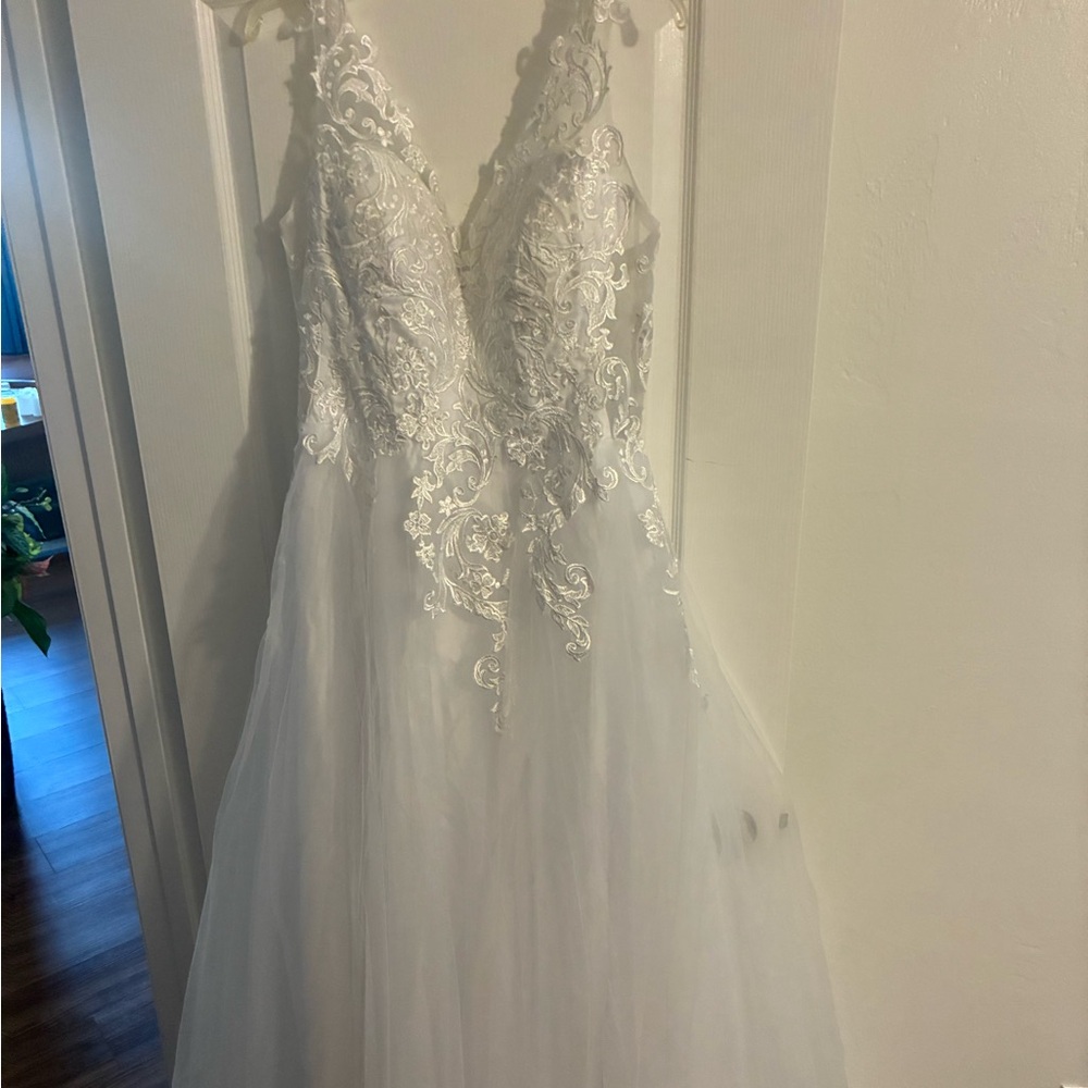 Lace Tulle Wedding Dress Deep V Backless Beaded Straps Boho Bridal Gown